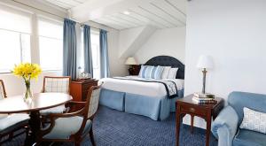 M/V Victory I luxury suite